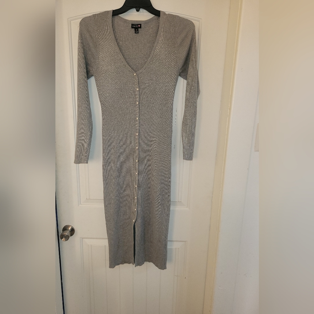 Justify women's XL gray ribbed maxi dress with pearl details NWOT